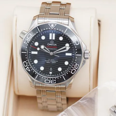 Omega Seamaster Diver 300M 210.30.42.20.01.001 42mm Stainless steel Black