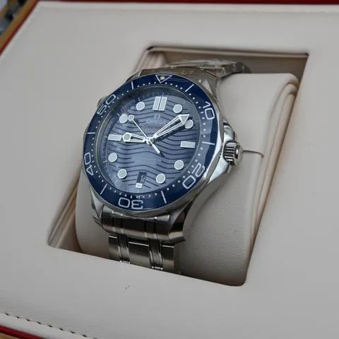 Omega Seamaster Diver 300M 210.30.42.20.03.001 42mm Stainless steel Blue 3