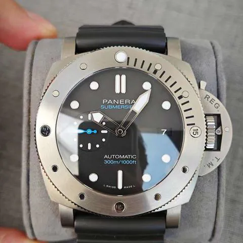 Panerai Submersible PAM02305 47mm Titanium Black