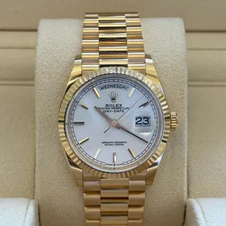 Rolex Day-Date 36 128238-0081 Yellow gold White