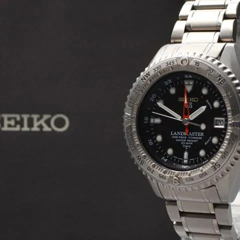 Seiko Kinetic 41mm Titanium Black