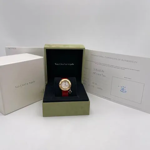 Van Cleef & Arpels Charms HH61670 32mm Rose gold White 11