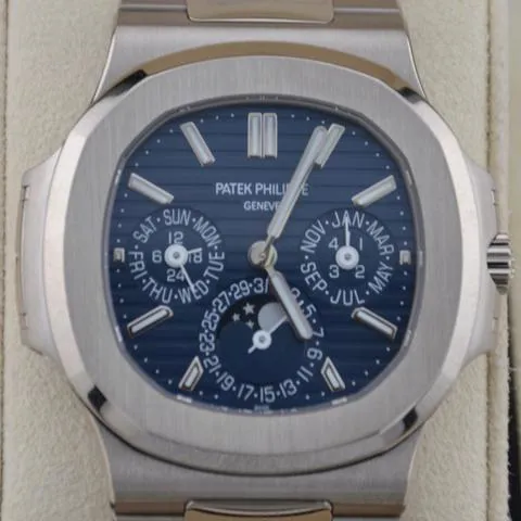 Patek Philippe Nautilus 5740/1G 40mm White gold Blue