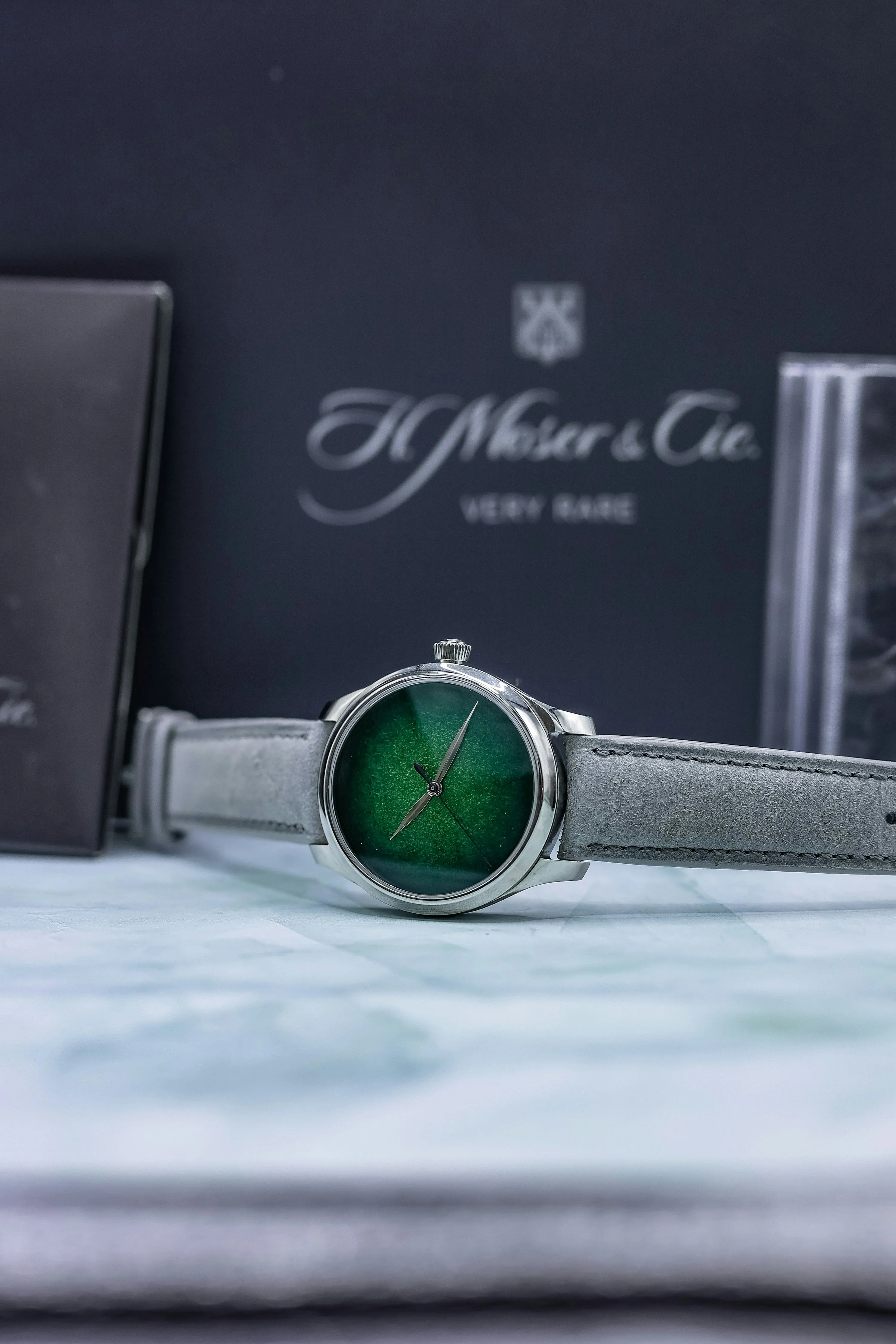 H. Moser & Cie. Endeavour 1200-1233 40mm Stainless steel Green 10