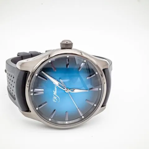 H. Moser & Cie. Pioneer 3200-1205 43mm Stainless steel Blue