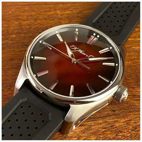 H. Moser & Cie. Pioneer 3200-1207 43mm Stainless steel Red