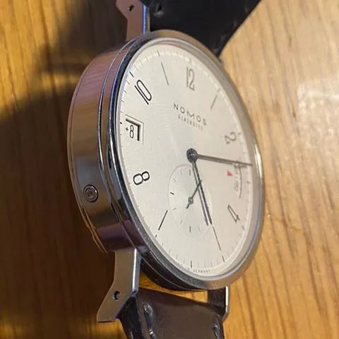 NOMOS Tangomat 637 40mm Stainless steel White 2