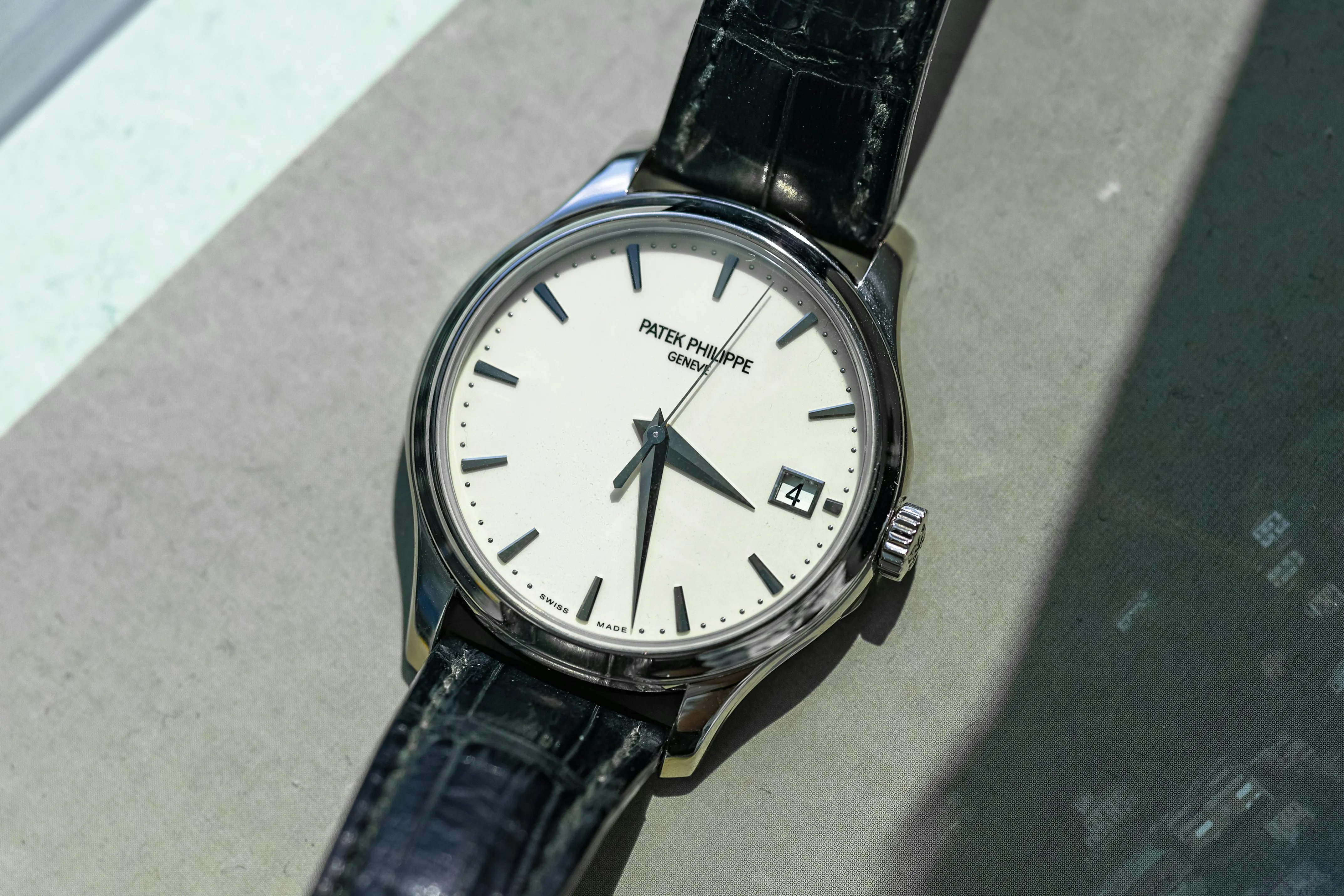 Patek Philippe Calatrava 5227G 39mm White gold Ivory 3