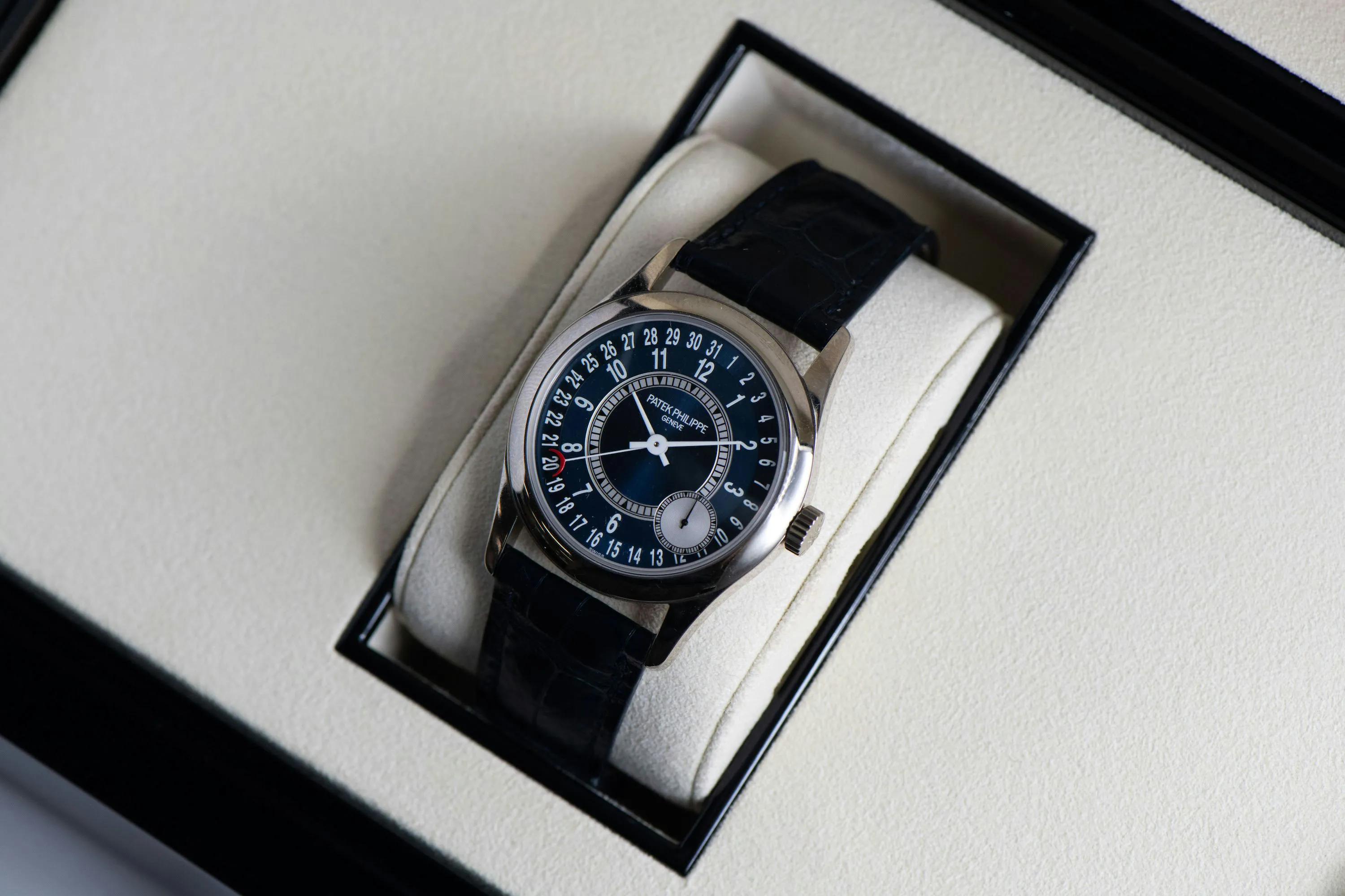 Patek Philippe Calatrava 6000G-012 37mm White gold Blue 2