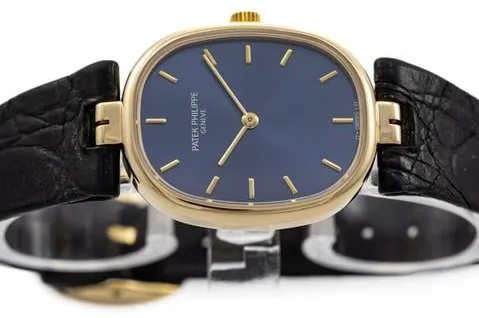 Patek Philippe Golden Ellipse 4826 23mm Yellow gold Blue 1