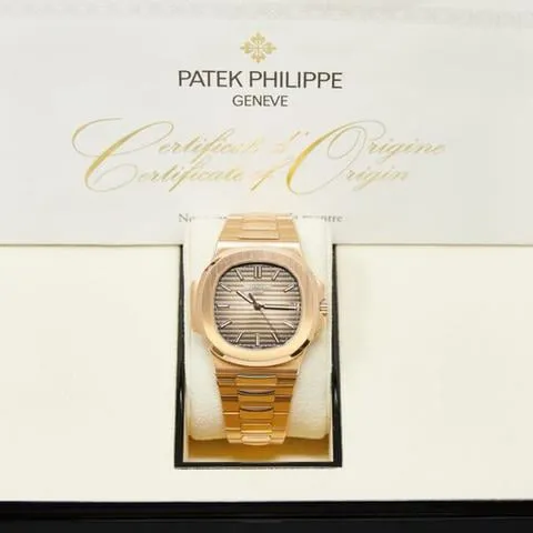 Patek Philippe Nautilus 5711 40mm Rose gold Brown