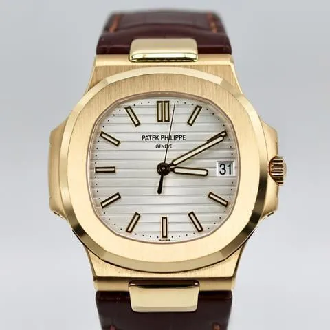 Patek Philippe Nautilus 5711J-001 40mm Yellow gold Silver