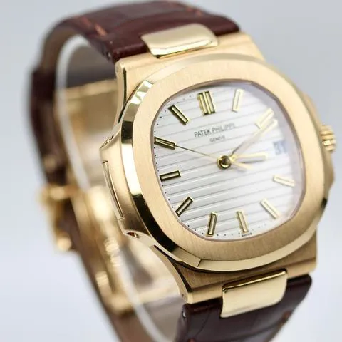 Patek Philippe Nautilus 5711J-001 40mm Yellow gold Silver 1