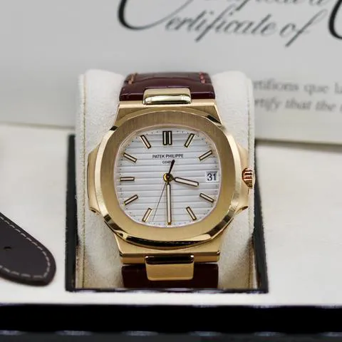 Patek Philippe Nautilus 5711J-001 40mm Yellow gold Silver 6