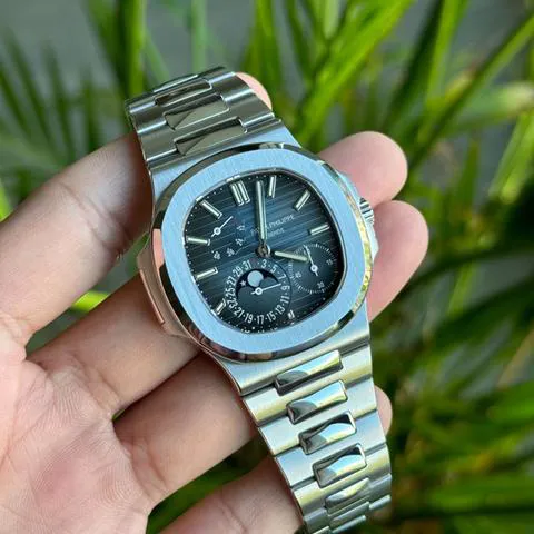 Patek Philippe Nautilus 5712/1A 40mm Stainless steel Gray