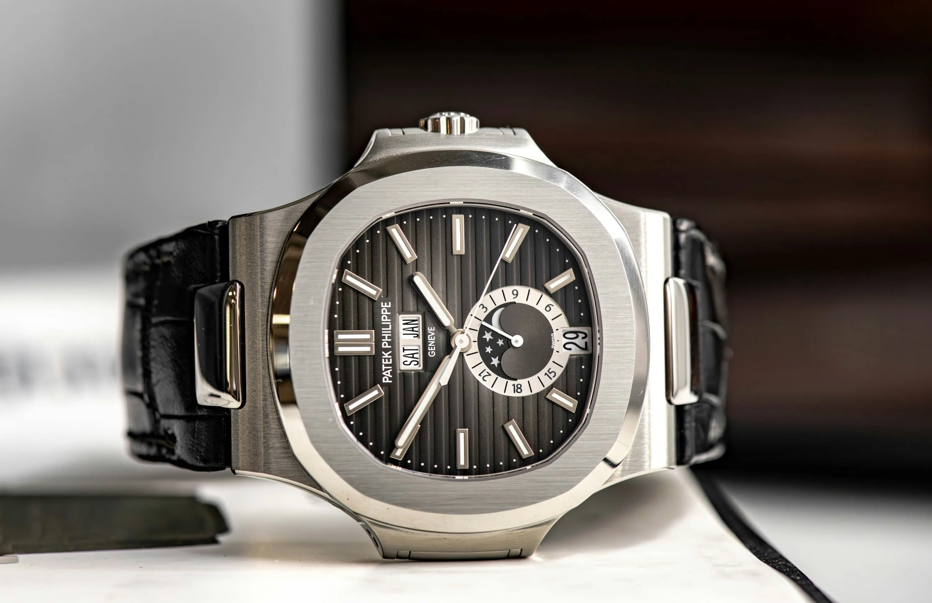 Patek Philippe Nautilus 5726A 40.5mm Stainless steel Grey 5