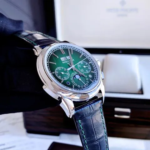 Patek Philippe Perpetual Calendar Chronograph 5270P-014 41mm Platinum Green 2