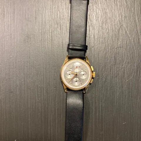 Universal Genève Compax 2243450 34mm Yellow gold