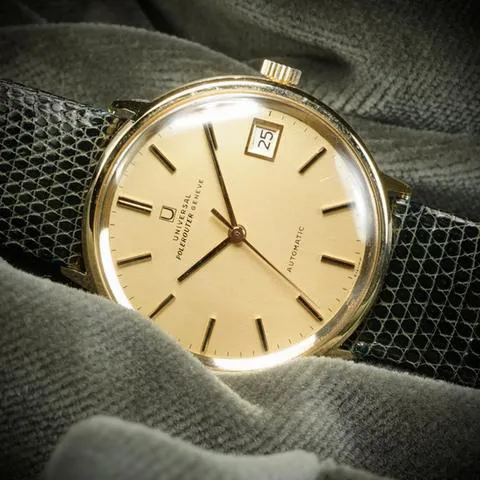 Universal Genève Polerouter 169111 34.5mm Yellow gold Champagne