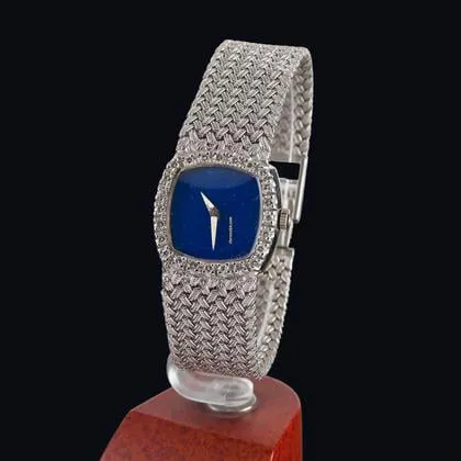 Universal Genève 37184 23mm White gold Blue