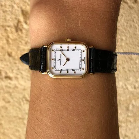 Universal Genève 516.624 28mm Yellow gold White 3