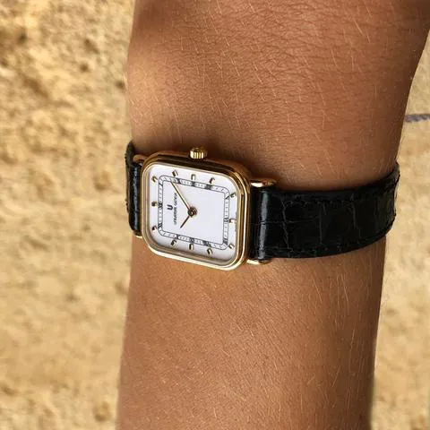 Universal Genève 516.624 28mm Yellow gold White 8