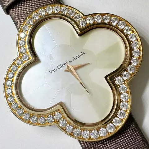 Van Cleef & Arpels Alhambra VCARO30100 40mm Rose gold White 6