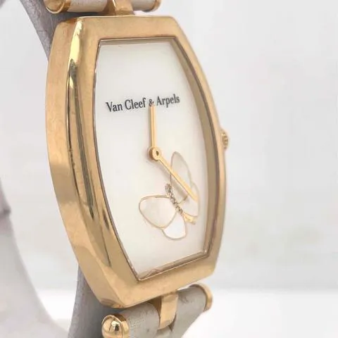 Van Cleef & Arpels HH13180 26mm Yellow gold Mother-of-pearl 1