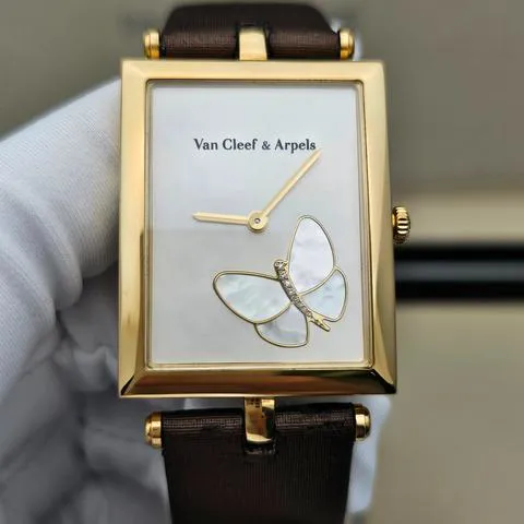 Van Cleef & Arpels VCARF52100 27mm Yellow gold White