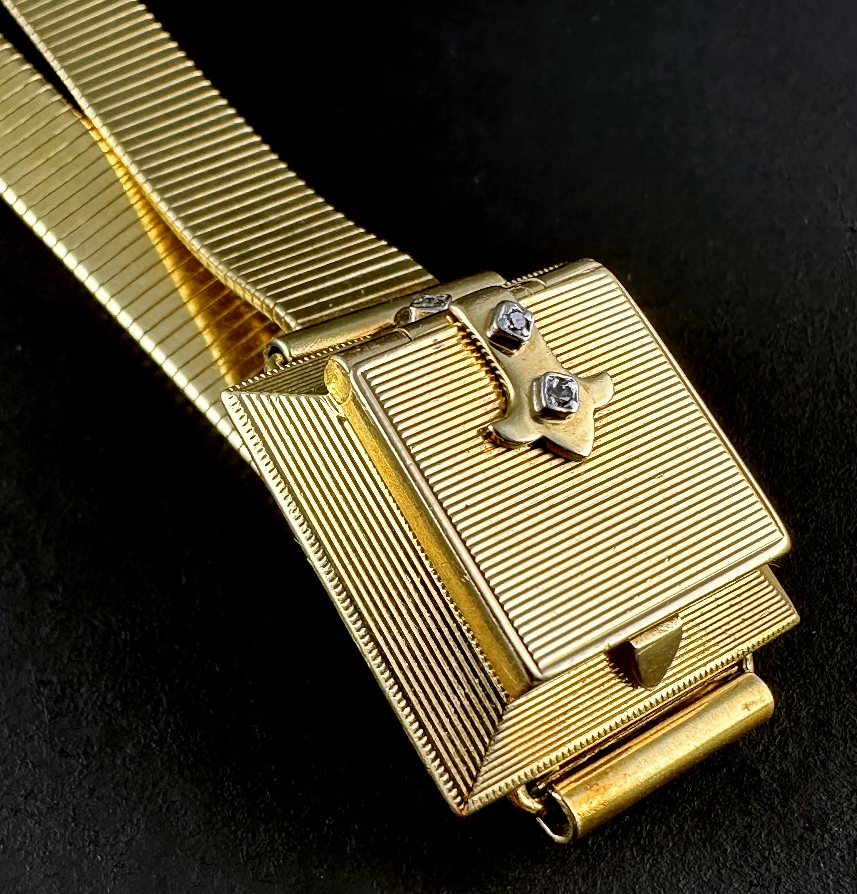 Universal Genève Yellow gold 5