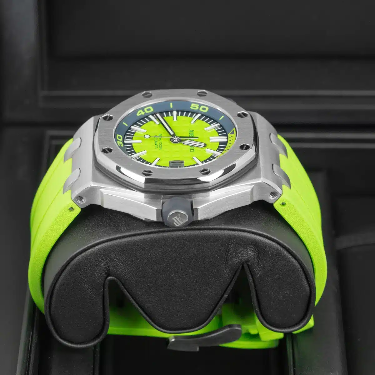 Audemars Piguet Royal Oak Offshore Diver 15710ST.OO.A038CA.01 Stainless steel Green 1