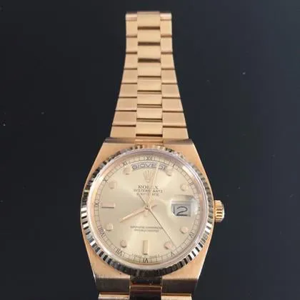 Rolex Day-Date Oysterquartz 19018 36mm Yellow gold