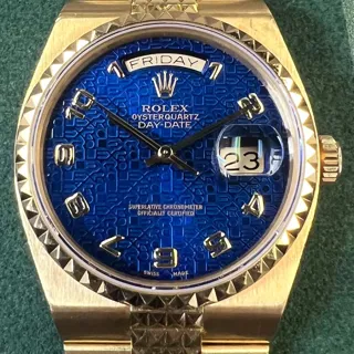 Rolex Day-Date Oysterquartz 19028 Yellow gold Blue