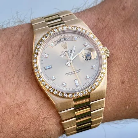 Rolex Day-Date Oysterquartz 19048 36mm Yellow gold Gold