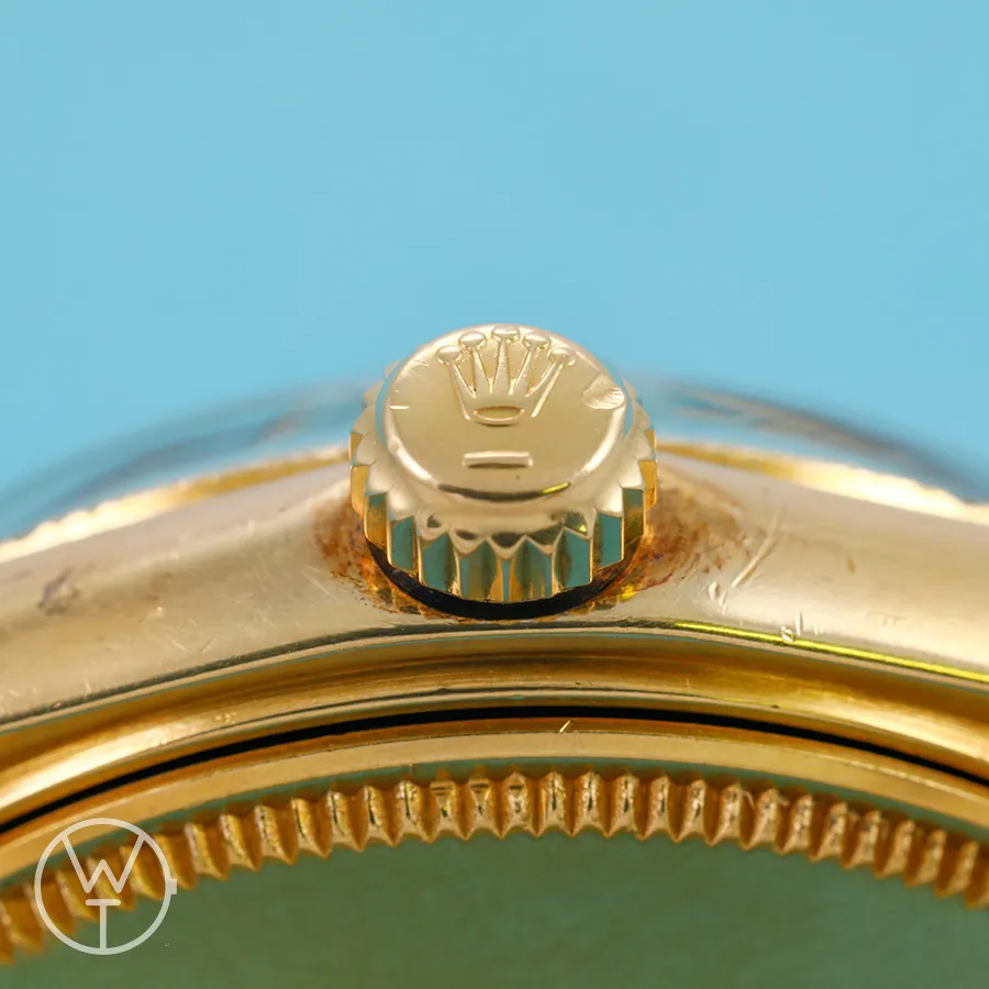 Rolex Oyster Perpetual Date 1510 34mm Yellow gold Silver 8