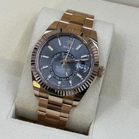 Rolex Sky-Dweller 326935 42mm Rose gold Gray