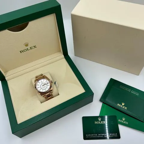 Rolex Sky-Dweller 326935 42mm Rose gold White