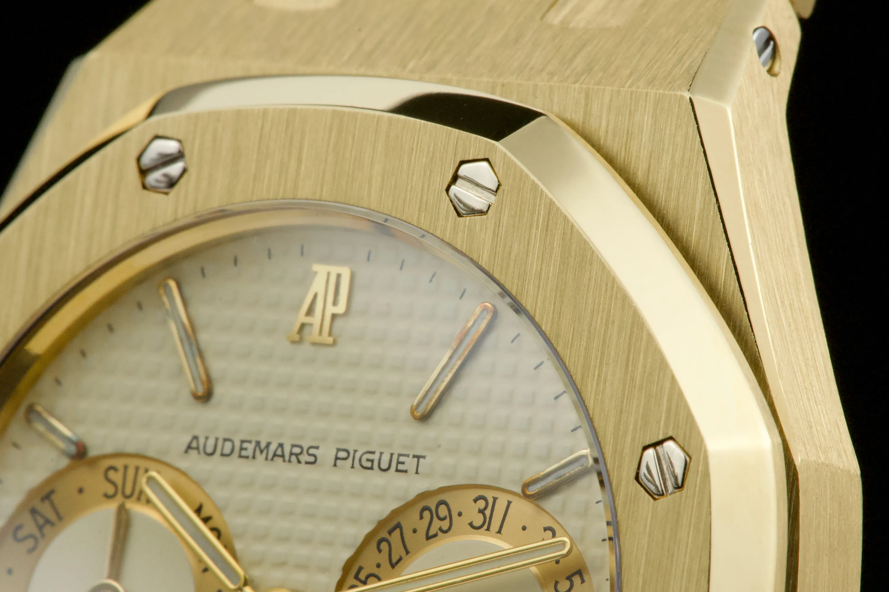 Audemars Piguet Royal Oak 25594BA 36mm Yellow gold Cream 4