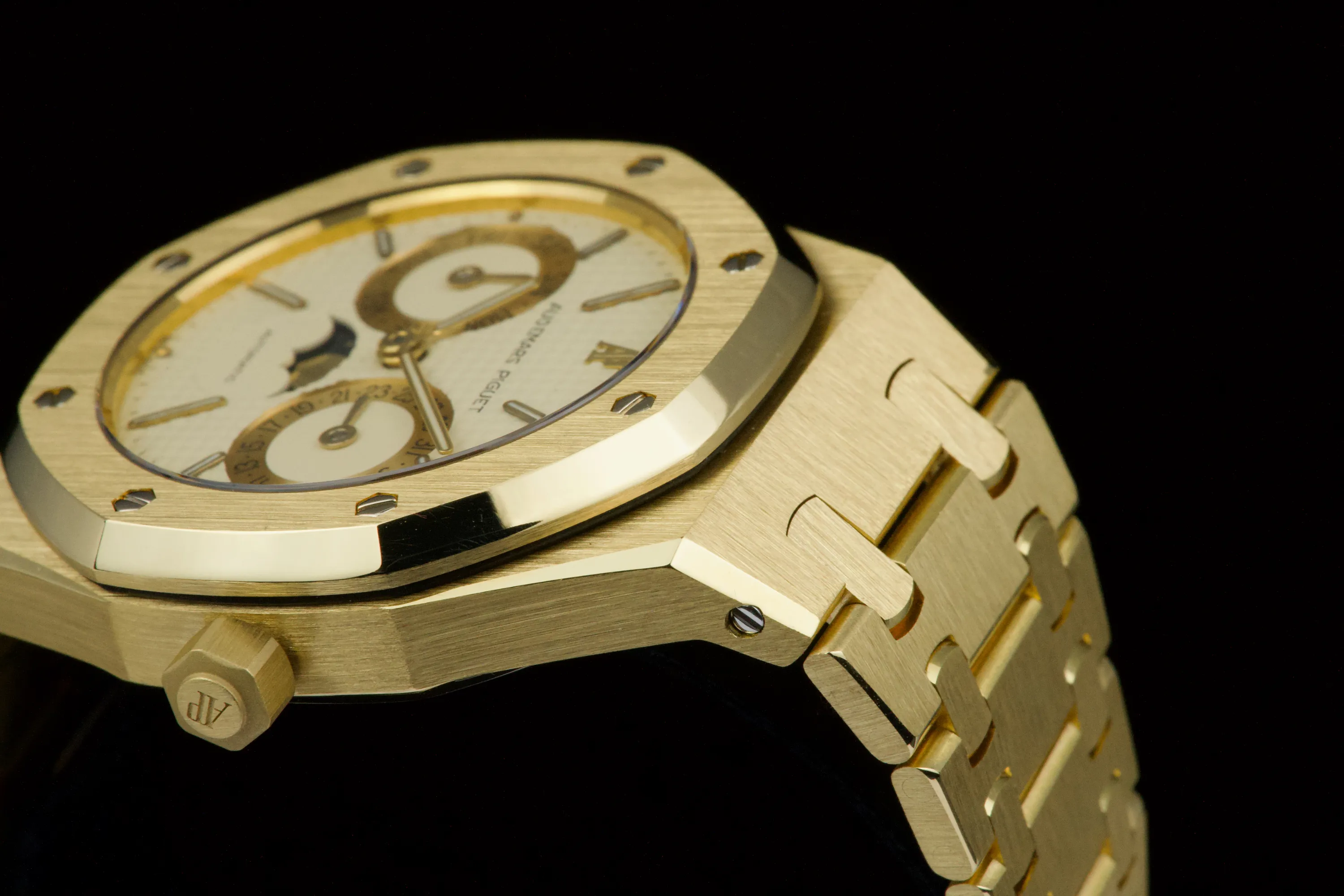 Audemars Piguet Royal Oak 25594BA 36mm Yellow gold Cream 10