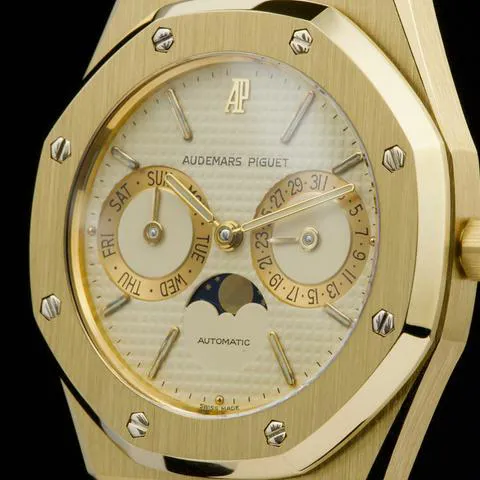 Audemars Piguet Royal Oak 25594BA 36mm Yellow gold Champagne 4