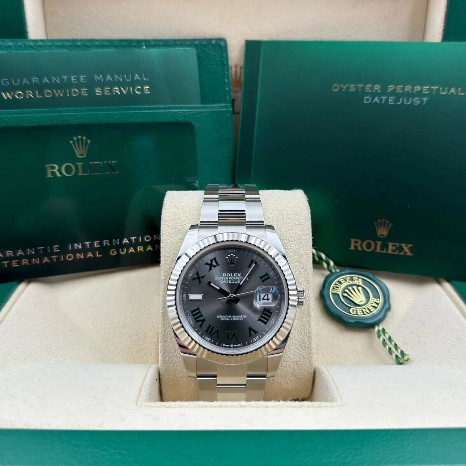 Rolex Datejust 41 126334-0021 41mm White gold and Oystersteel Gray