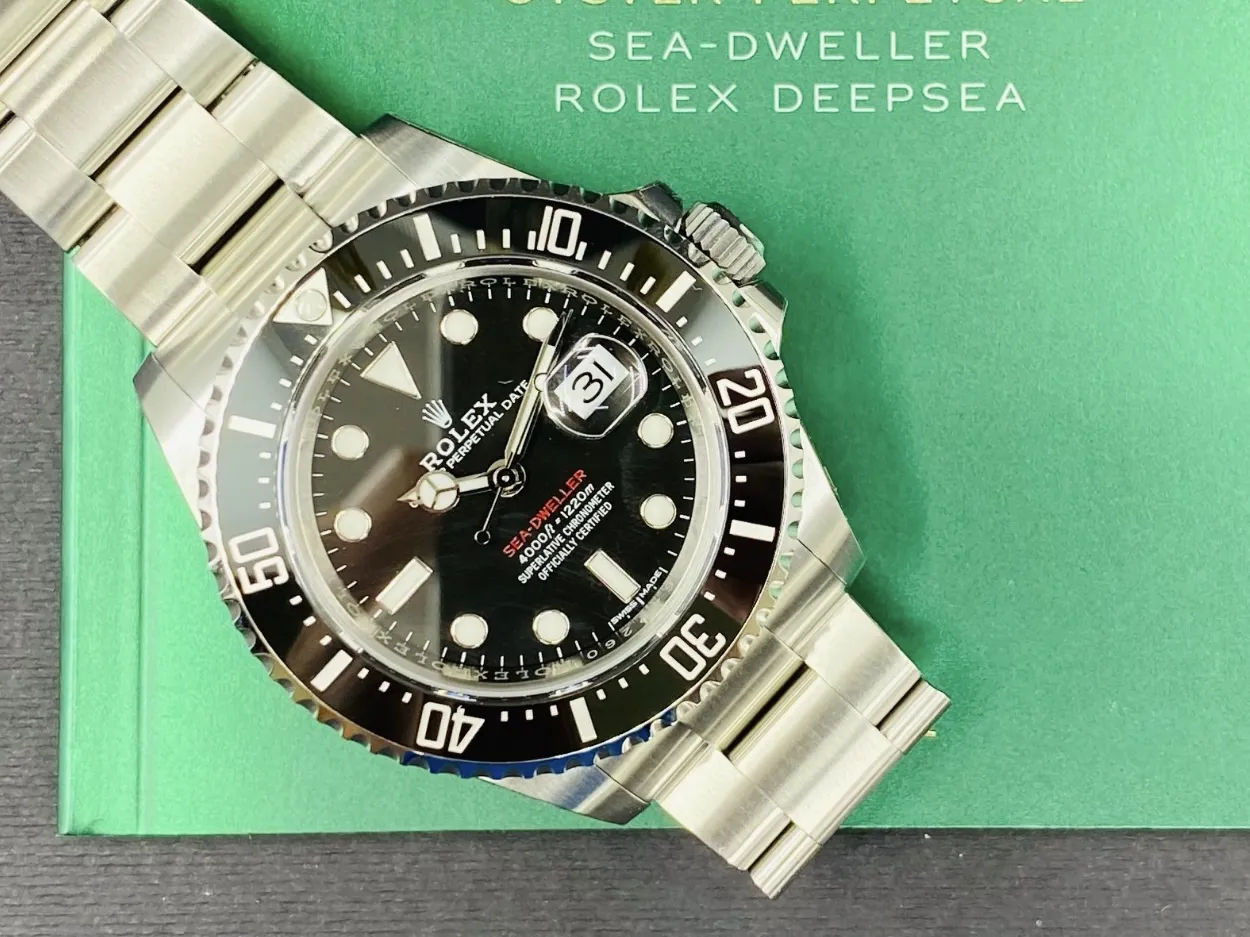 Rolex Sea-Dweller 126600 43mm Stainless steel Black