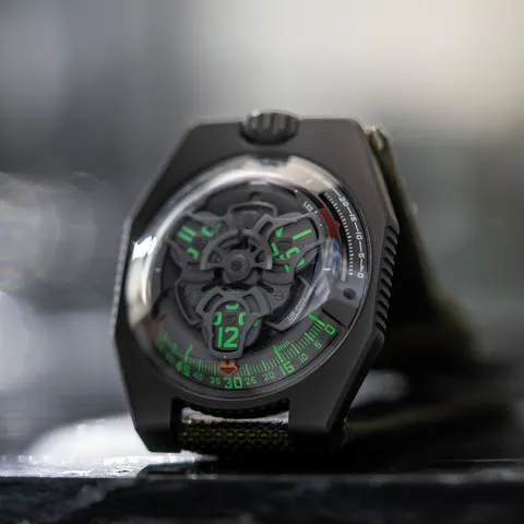 Urwerk UR-100V UltraViolet UR-100V 41mm Titanium Black