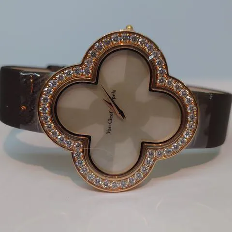 Van Cleef & Arpels Alhambra VCARO30100 40mm Rose gold White 4