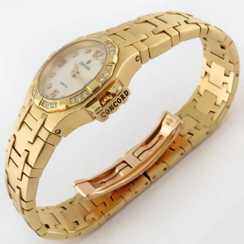 Concord Saratoga 50.36.1840 25mm Yellow gold White 2