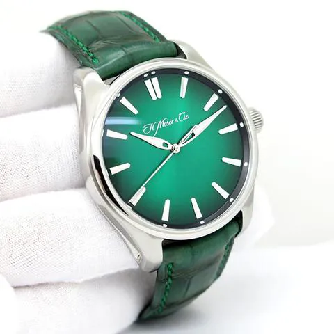 H. Moser & Cie. Pioneer 3200-1202 43mm Stainless steel Green