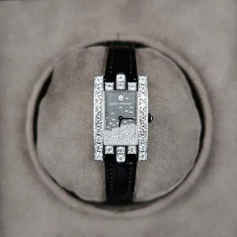 Harry Winston Avenue AVEQHM21WW280 21.4mm White gold