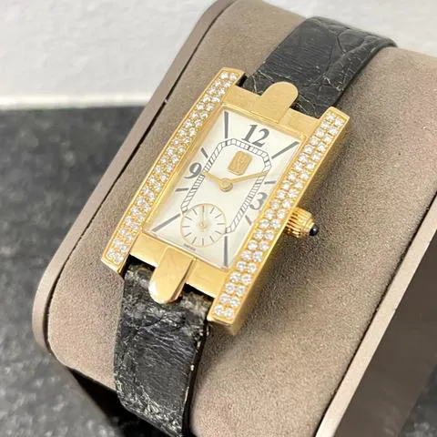 Harry Winston Avenue 36mm Yellow gold White