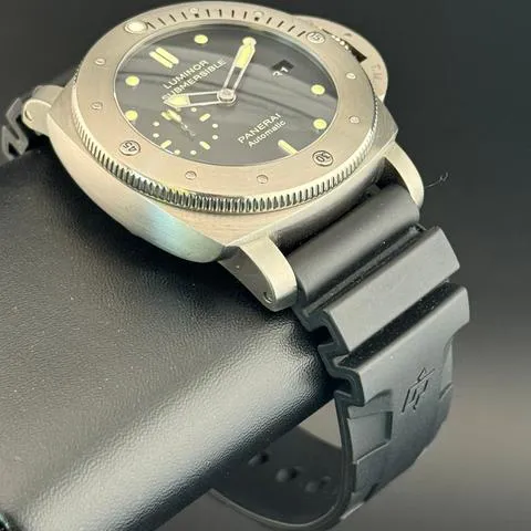 Panerai Submersible PAM 00305 47mm Titanium Black 3