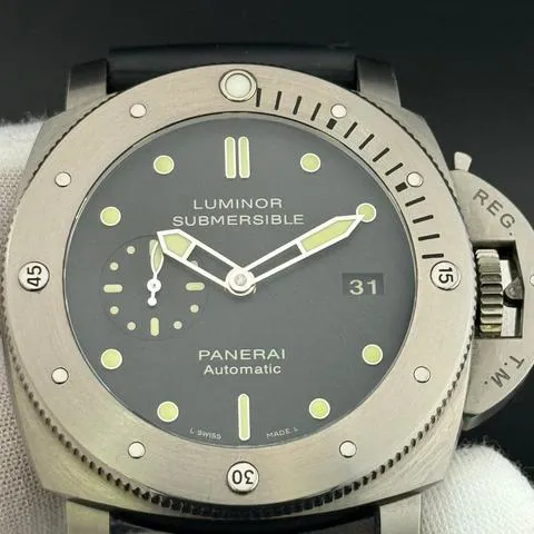 Panerai Submersible PAM 00305 47mm Titanium Black 5